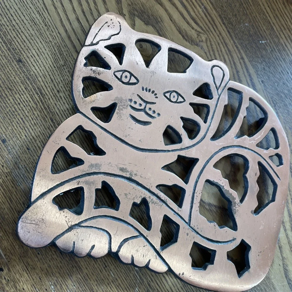 2000 Vintage Laying Loafing Cat Cast Iron‎ and Copper Metal Trivet